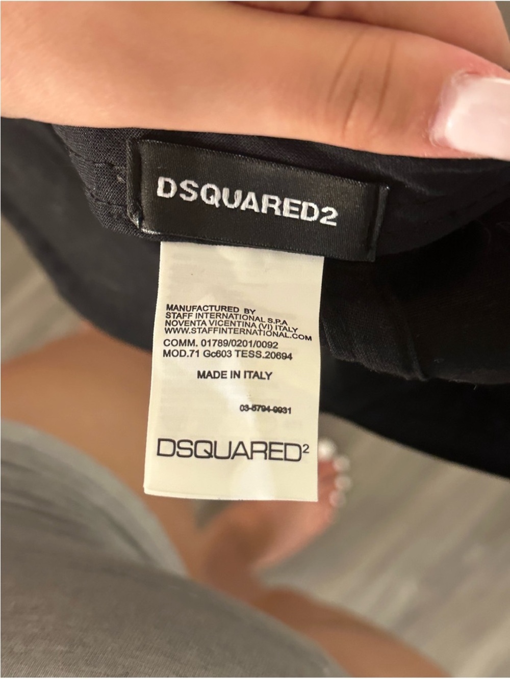 DSQUARED2 Black Cap with Multicolor Paint-Splash Logo - Picture 3 of 3